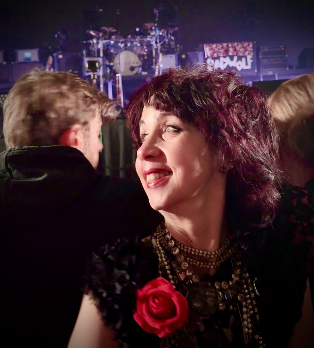 Ps Curefandoc is me, <a href="/ArushaBaker/">Arusha Baker</a> . I film and edit all of my social media, for better or worse 😅