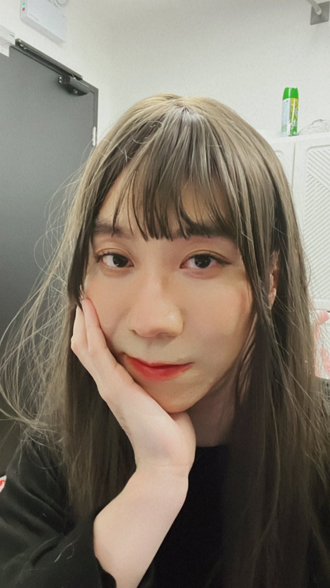 Selfie while working.. #selfie #hkgirl #transgirl #crossdress #mtf #femboy #hkcd #女裝子 #偽娘cd
