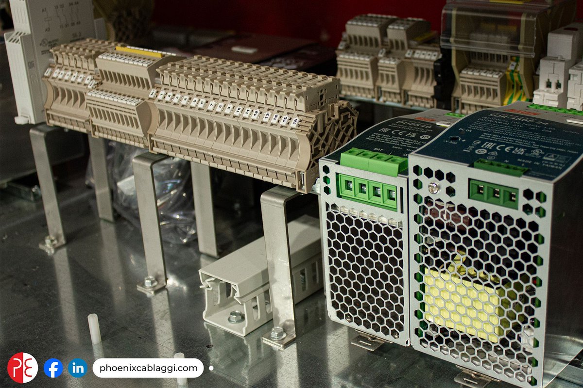 PhoenixCablaggi's tweet photo. ⚡particolare di morsettiera e battery charger su quadro elettrico 🔌

#phoenix #phoenixcablaggi #phoenixelectronicsystem #cavi #cavo #cablaggio #elettrico #cablaggi #elettrici #quadrielettrici #quadroelettrico #assemblaggio #rieti https://t.co/BdcQlOcqTO
