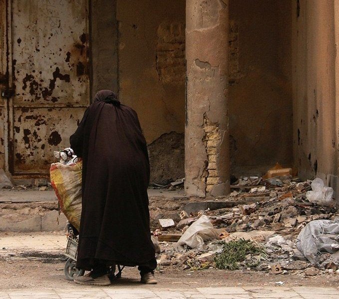 Mahnush_A's tweet image. اینجا خرمشهر است ۴۴ سال پس از جنگ.