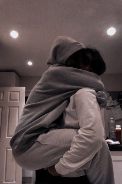 mog0di's tweet image. ㅤㅤ
ㅤㅤ
Ada yang kangen karena ditinggal untuk hadir di dua acara.
Sampai hotel langsung minta gendong ga mau di lepas.

I love you bunda Sena.
ㅤㅤ
ㅤㅤㅤㅤ