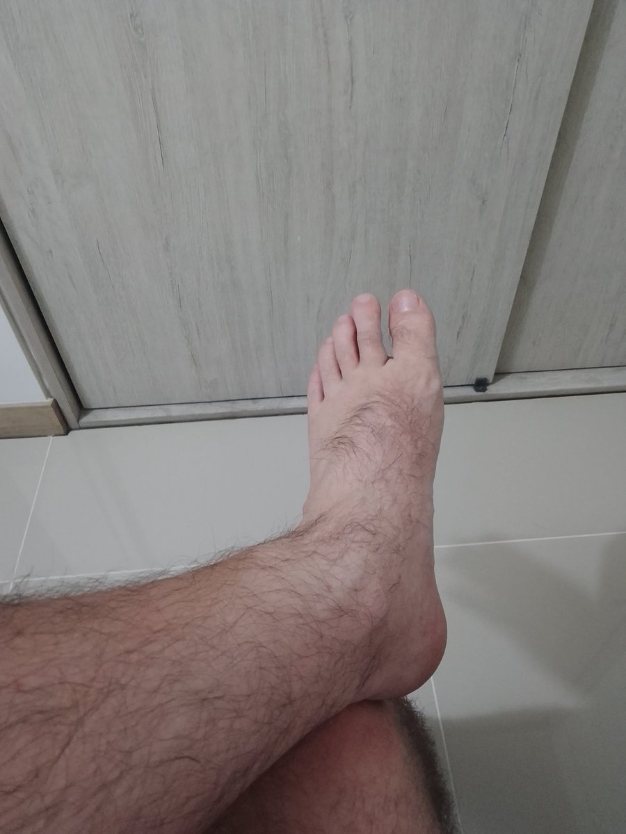 ColombianMale's tweet photo. Mi piecito #malefeet #malefeetfetish #gayfeet #menfeet #piesmasculinos #piesdehombre #pies #feet #gayfootworship #footworship #gayfootfetish #feetfetish #footfetish https://t.co/9dkUjkKWj1