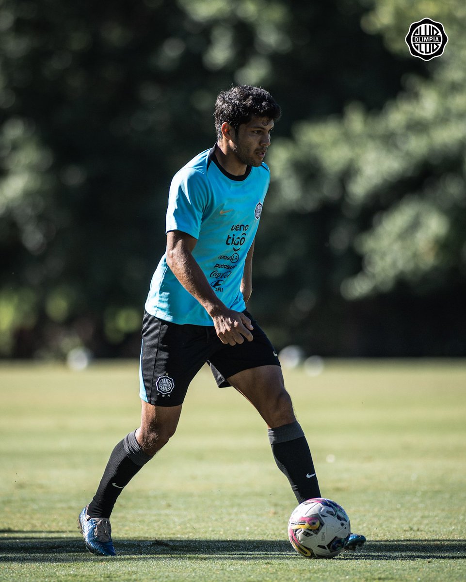 elClubOlimpia's tweet photo. ¡Nos seguimos preparando! ⚔️

💪🏻 Victoria sobre Flandria 🇦🇷 en los dos amistosos disputados en horas de la mañana.

⚽️ 𝑷𝒓𝒊𝒎𝒆𝒓 𝒑𝒂𝒓𝒕𝒊𝒅𝒐 | 2-1 | Darío Benedetto y Derlis González.
⚽️ 𝑺𝒆𝒈𝒖𝒏𝒅𝒐 𝒑𝒂𝒓𝒕𝒊𝒅𝒐 | 1-0 | Antonio Bareiro.

📸 Imágenes.

#PretemporadaDelCampeón ⚪️⚫️⚪️