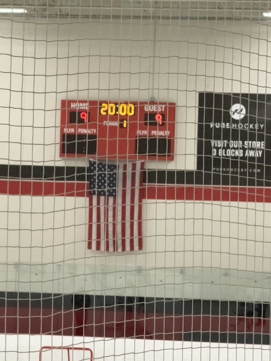 End of the first half and its Centennial A mites in a barn burner 9-9 with the Centennial AA Bantams. <a href="/YouthHockeyHub/">YHH</a> <a href="/mnhshockeytalk/">mnhshockeytalk</a> <a href="/MNHockeyLife/">MNHockeyLife</a>