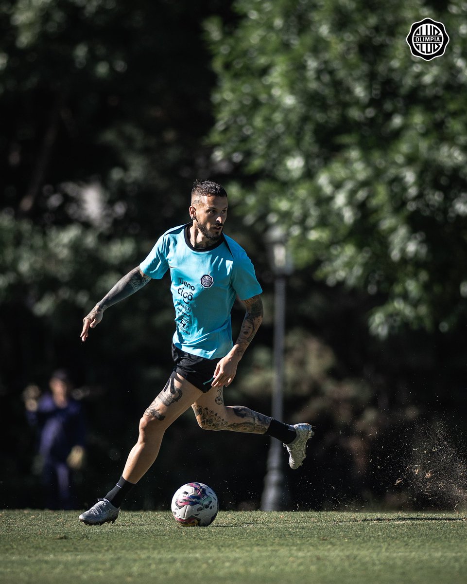 elClubOlimpia's tweet photo. ¡Nos seguimos preparando! ⚔️

💪🏻 Victoria sobre Flandria 🇦🇷 en los dos amistosos disputados en horas de la mañana.

⚽️ 𝑷𝒓𝒊𝒎𝒆𝒓 𝒑𝒂𝒓𝒕𝒊𝒅𝒐 | 2-1 | Darío Benedetto y Derlis González.
⚽️ 𝑺𝒆𝒈𝒖𝒏𝒅𝒐 𝒑𝒂𝒓𝒕𝒊𝒅𝒐 | 1-0 | Antonio Bareiro.

📸 Imágenes.

#PretemporadaDelCampeón ⚪️⚫️⚪️