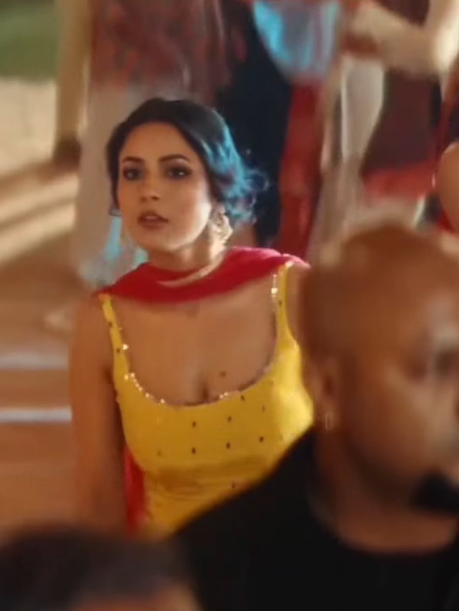 CityNaaz's tweet photo. Teaser Of Sheeshe Wali Chunni Out Now and as usual #ShehnaazGill is Trending 🔥

https://t.co/id6sw3HCyc https://t.co/07lErh0tt1