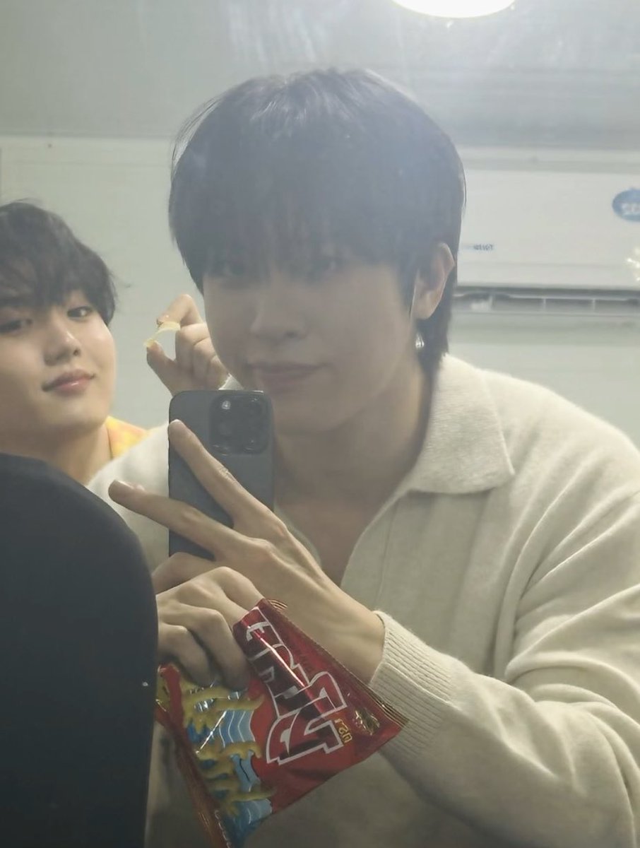 sojunghwanmamii's tweet image. จองฮวานครบสูตรเด็กไทยแท้ 100% ละ 😂