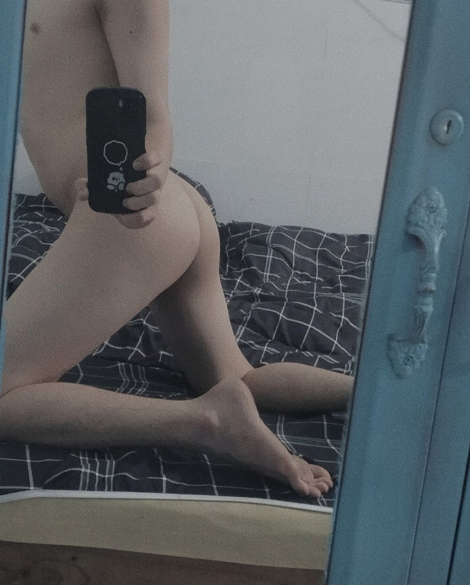 bowbow272's tweet photo. @Trnggg9999 Ké 🍑🍑kkkk https://t.co/J7V3kIclZ1