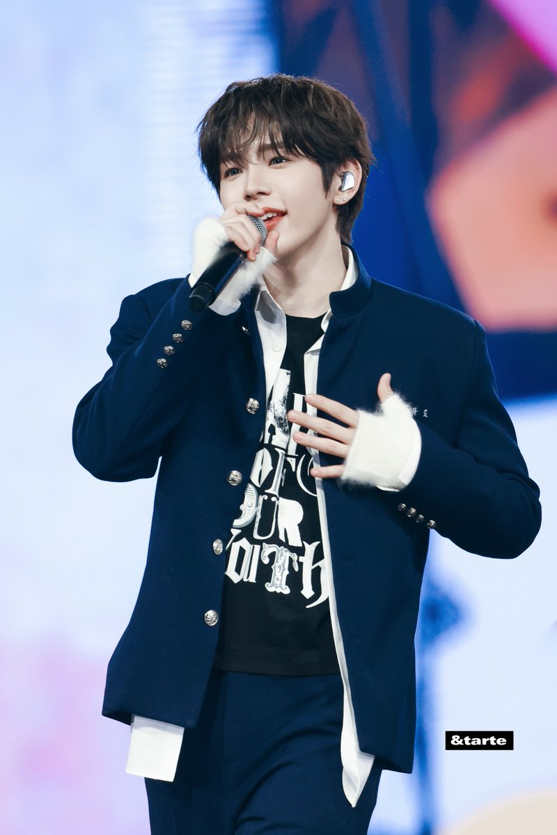 taroxtarte's tweet photo. 250111 SMTOWN in Seoul DAY 1

#SHOTARO #쇼타로 #将太郎 #ショウタロウ
#RIIZE #라이즈 
#SMTOWN_LIVE_2025 https://t.co/huk24Lupq3