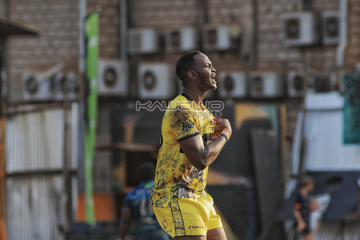 RhinosRugbyUG's tweet photo. Full time scores as we take the victory today.

13_11 @KobsrugbyUg 

#FearTheHorn🦏 
#BlackandYellow https://t.co/rRuZpIY1Kz