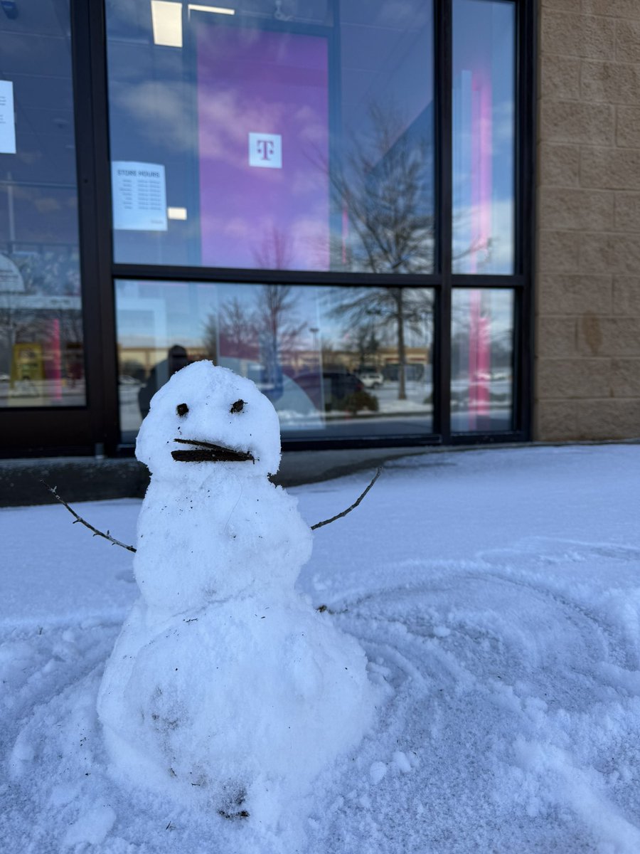 T-Mobile Mocksville, we’ve got the best deals for you. And free snow! ☃️
