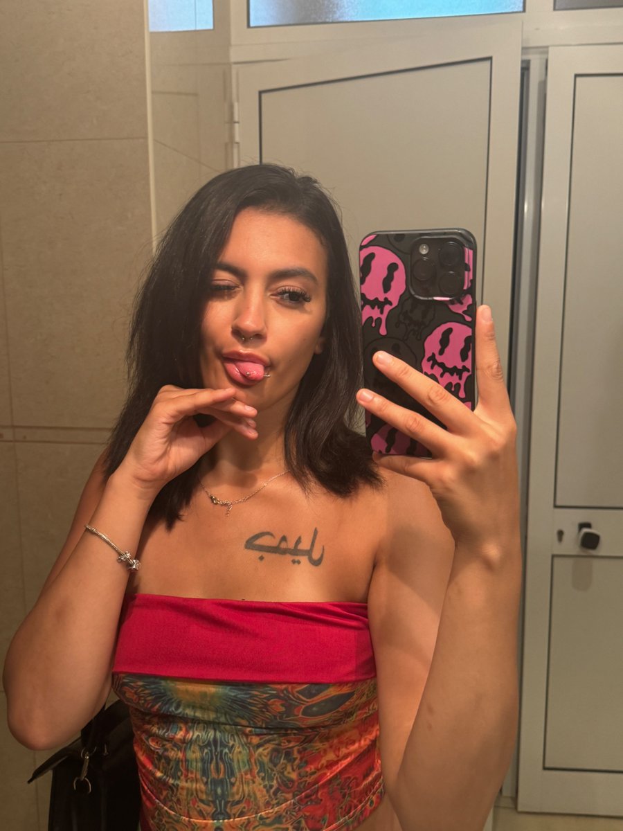 GoddessBri tweet media