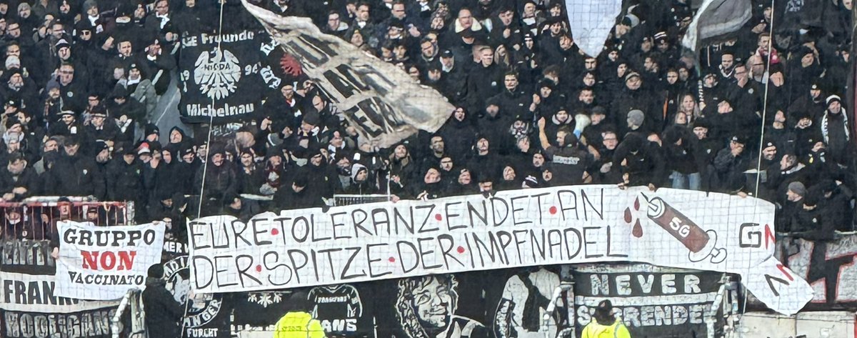 2827373738292M's tweet photo. SCHEISS ST. PAULI, ALLES FÜR FRANKFURT! https://t.co/pIabENUCVZ