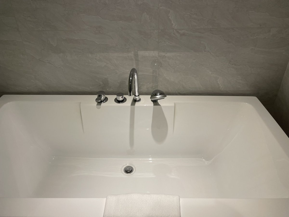 两个人在酒店有点无聊，有没没有惠城的推友(情侣，夫妻)过来一起玩游戏？