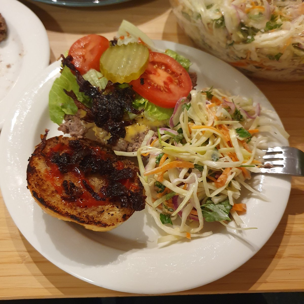 CardinalBirb's tweet photo. food diary. hamburger https://t.co/hAy3TNgS4o