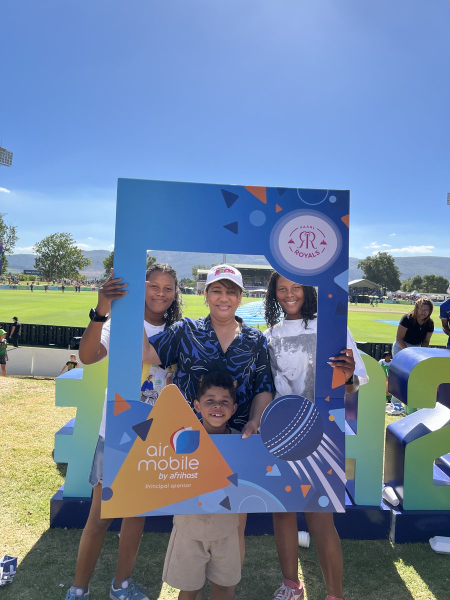 airmobilesa's tweet image. First game, first WIN! 🙌

Thank you, Paarl! See you again soon. 🧡💙

#FindJoy #SeriouslyDifferent #RoyalsFamily #BetwaySA20 #GeesLikeRoyals