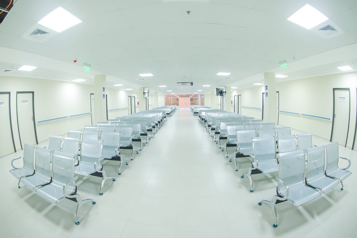 clacent's tweet image. Recta final para la inauguración del Gran Htal de Cnel Oviedo! Hoy recorrimos sus instalaciones junto al Sen. @BetoOvelarANR, el int Marcos Benitez y el Viceministro de Salud. Sin dudas, uno de los mejores centros asistenciales donde se atenderá con la mayor calidad al ciudadano.