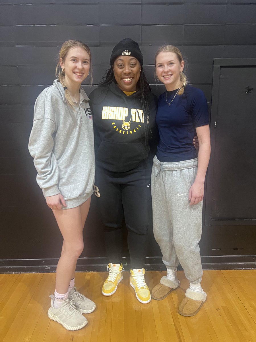Congratulations to SGB Veal 2026 CG’s Madi-Marie and Mari-Margret Grayson on picking up an offer from Bishop State and Head Coach Adria Harris following their game vs Davidson