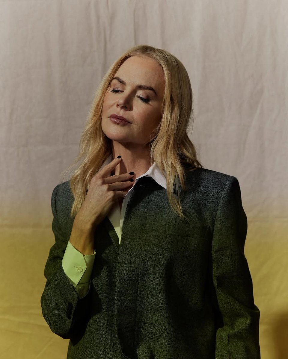 dailykidman's tweet photo. Nicole Kidman for the Observer New Review Magazine - The Guardian 

📸 David Vintiner https://t.co/3ZfsVCGMOB