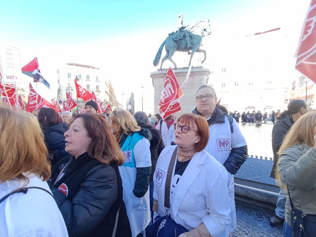 Todo nuestro apoyo a las trabajadoras del Servicio de Ayuda a Domicilio que están en huelga indefenida para que se cumpla su convenio. Las empresas privadas las invisibilizan y maltratan, deteriorando el servicio, por eso debería ser municipalizado.
 
Su lucha es la de todas ✊🏻