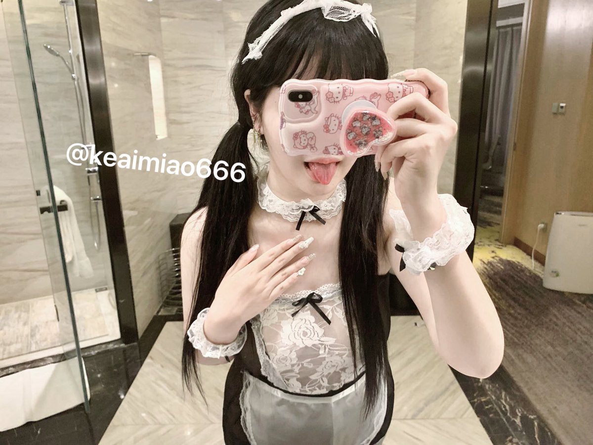 温柔乖巧的女仆呆呆酱为您服务 ～
白皙的肌肤吹弹可破
小小的舌头👅
香香软软的大咪咪
能为您做点什么么～
@Fulishequ 
@xiaolin_577
@fuligc
@youluo09 https://t.co/IdGoG3KutP
