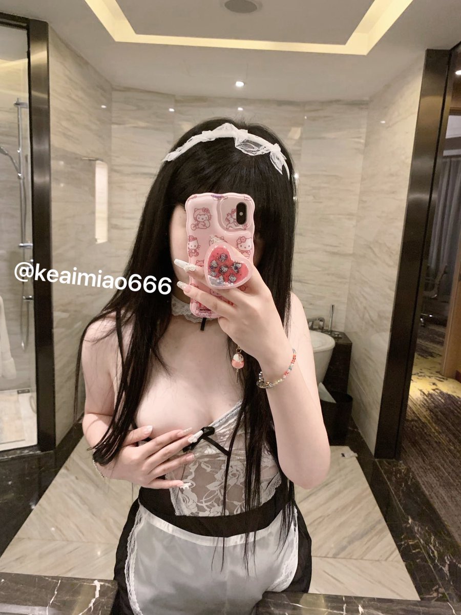温柔乖巧的女仆呆呆酱为您服务 ～
白皙的肌肤吹弹可破
小小的舌头👅
香香软软的大咪咪
能为您做点什么么～
@Fulishequ 
@xiaolin_577
@fuligc
@youluo09 https://t.co/IdGoG3KutP