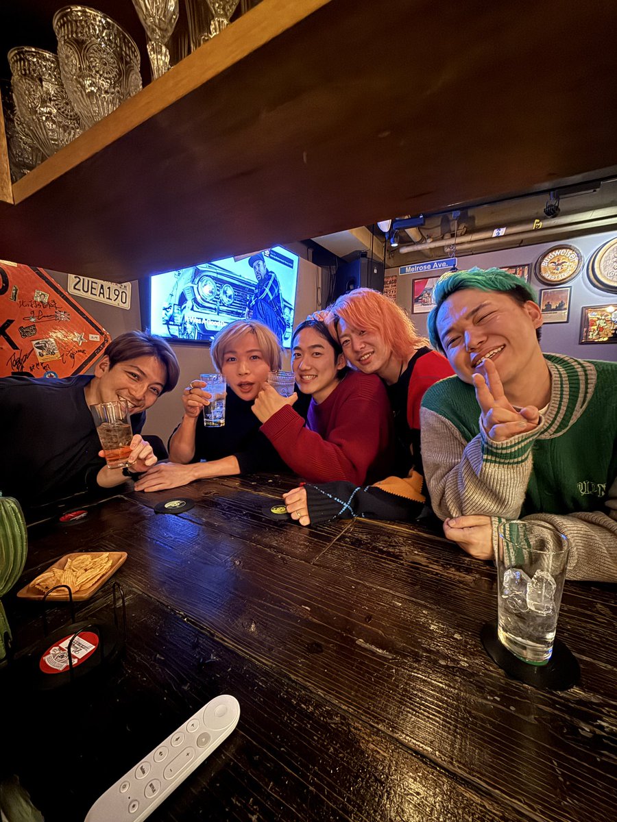 GaBanZiRu's tweet photo. 奇跡みたいな飲み会が行われました
こんなに酒が美味いと思った飲み会は今年初ですありがとうございました！！！ https://t.co/5KAwkXRyah