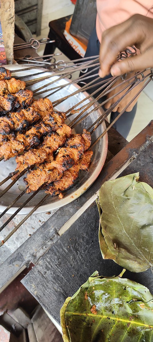 hussainsadaf1's tweet photo. Why do #Bihari #Kababs taste so heavenly? Maybe it’s the thin pasanda-cut strips, the poppy seed-laced spices, or how they’re first laid on leaves, soaking up even more flavor. No cream, no dahi, no masala piled on top like in Delhi.

Honestly, it’s hard to pick just one reason! https://t.co/qDVDBxrEsL