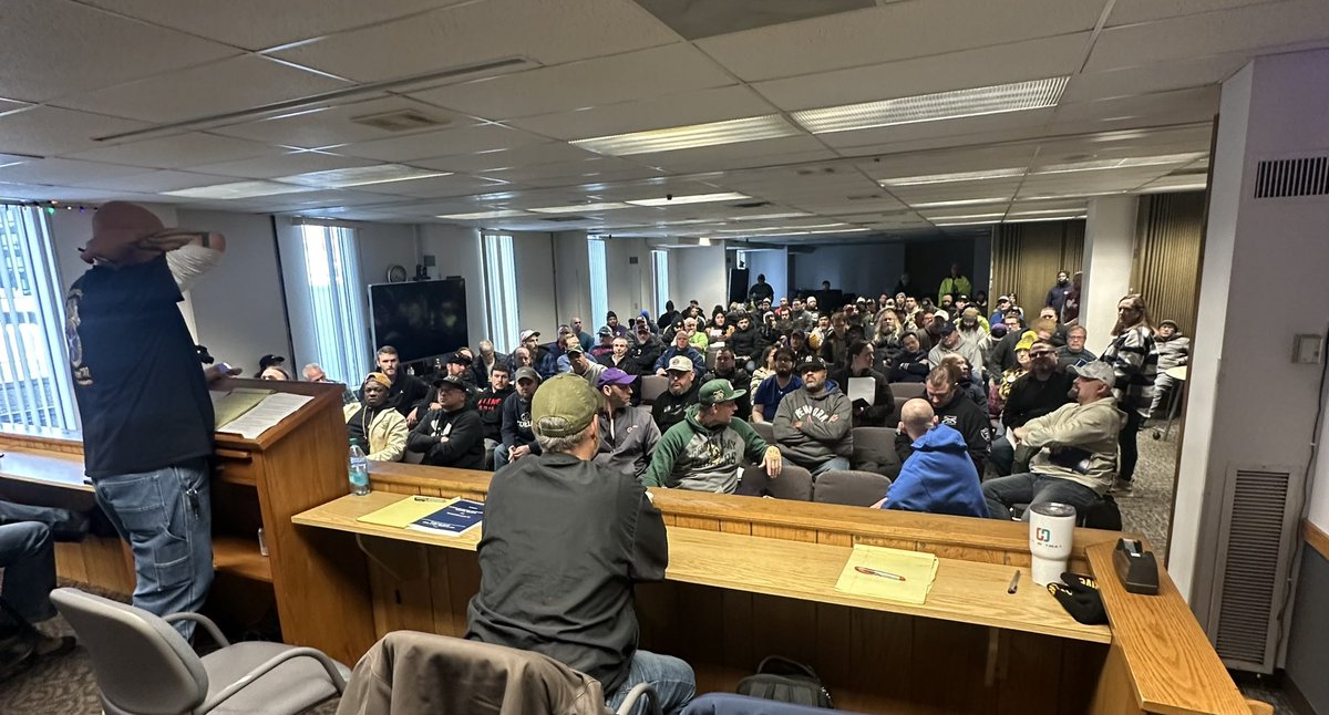 This morning, the Pepsi rank and file members met in preparation for talks with the company. Great turnout!

#Teamsters #Unity #Solidarity 💪