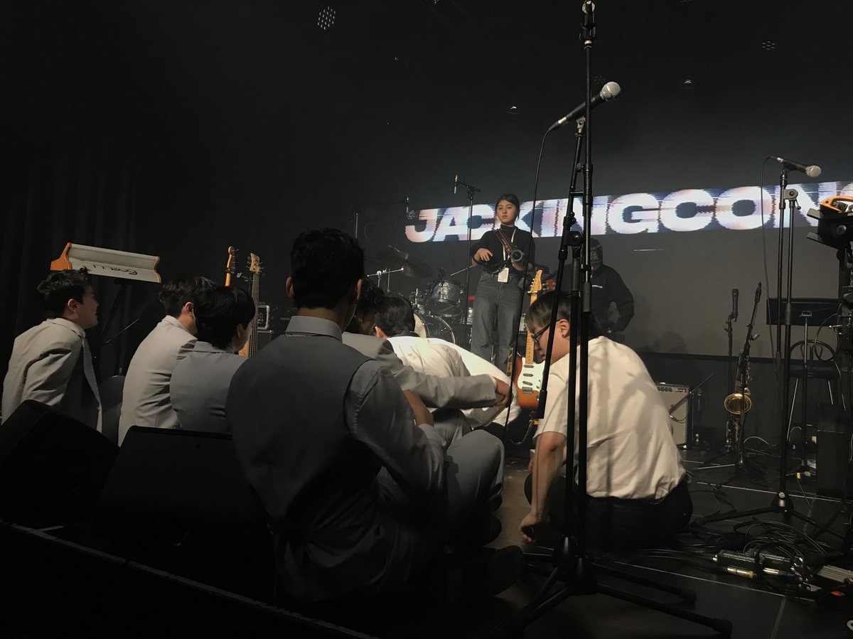 2itwotoo's tweet photo. #2025년최고의공연 #2025잭킹콩의해 #jkcnewyear라는말너무좋은것같아요jkcnewyear라는말이잖아요 #낑깡출현 #남자잭킹콩하트여자낑깡이 #여자낑깡이는저예요 https://t.co/HVOiX437i5