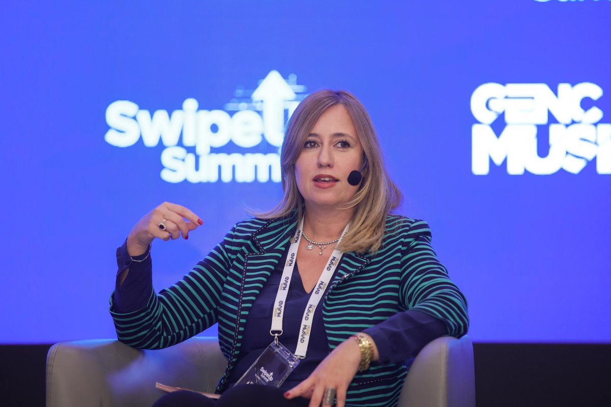 gencmusiad's tweet photo. Swipe Up Summit üçüncü oturumu Kargoist CEO’su Taha Yasin Toraman moderatörlüğünde, letgo CEO’su Yonca Ulusoy,  EasyApp CEO’su Enes Zahid Urhan ve Halalbooking Müşteri Deneyim Direktörü Ahmet Said Dizman’ın konuşmalarıyla gerçekleşti. https://t.co/sxA6Ht8A2Z