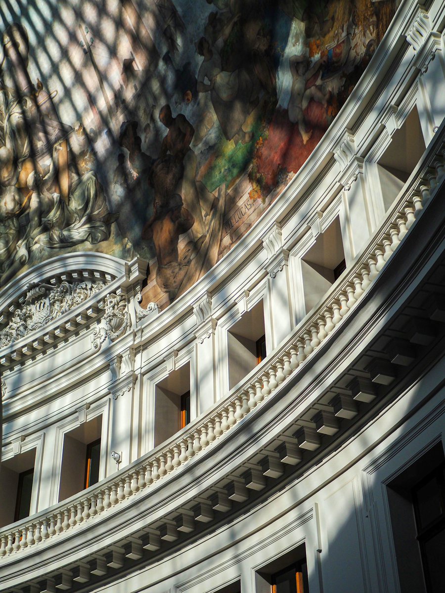 Jet7One's tweet photo. #BoursedeCommerce building itself is part of the work to #marvel, spanning 4 #centuries - the interior façade of the four-story, central rotunda which shores up the iron #dome, is the major preserved feature of the original structure https://t.co/u06uLEB0V3