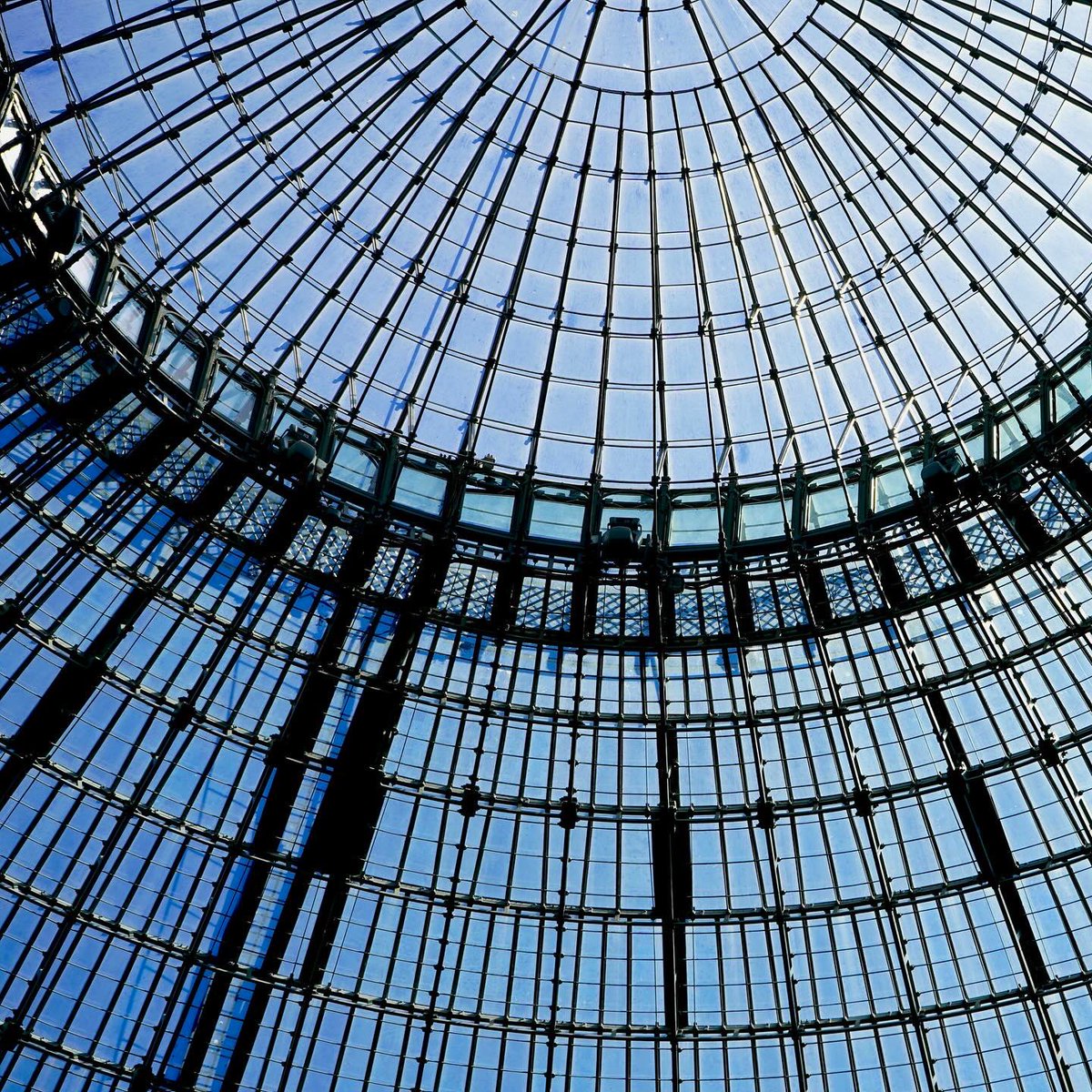 Jet7One's tweet photo. #BoursedeCommerce building itself is part of the work to #marvel, spanning 4 #centuries - the interior façade of the four-story, central rotunda which shores up the iron #dome, is the major preserved feature of the original structure https://t.co/u06uLEB0V3