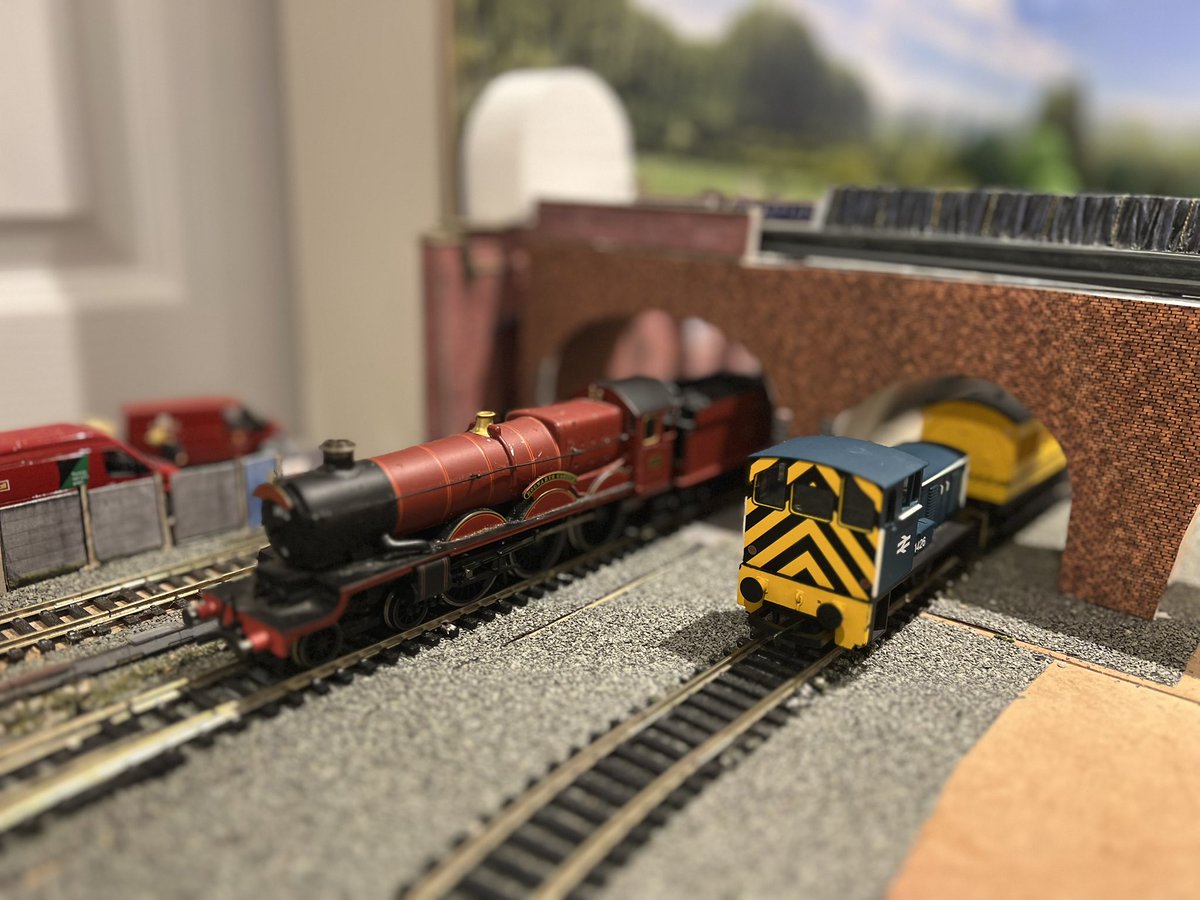 Lighting and a scratch build idea for a canal boat viaduct <a href="/hornby/">Hornby</a> <a href="/MetcalfeKits/">Metcalfe Models</a> <a href="/modelrailUK/">Model Rail Magazine</a>