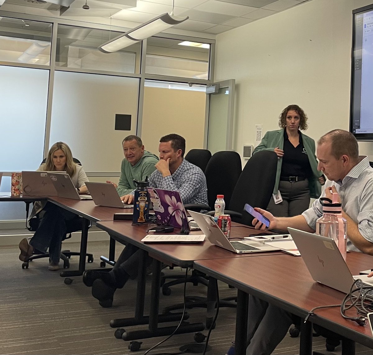 UtahDHHS's tweet image. #DHHSBehindTheScenes

On Friday, we held a marathon prep session for our department leaders who will present the governor's DHHS budget recommendations during the legislative session starting this month. 

We appreciate the directors who took turns prepping for discussions with…