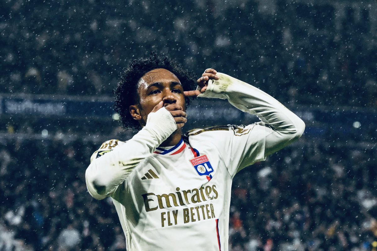 Ben_Mattinson_'s tweet photo. Malick Fofana is the ‘market opportunity’ clubs should be looking into at Lyon. Great play for the assist just now for Veretout’s goal. 

Explosive run down the line and an early driven low cross. Always looking to run in behind down the LHS and huge the touchline. https://t.co/G1Tsy1xdK6