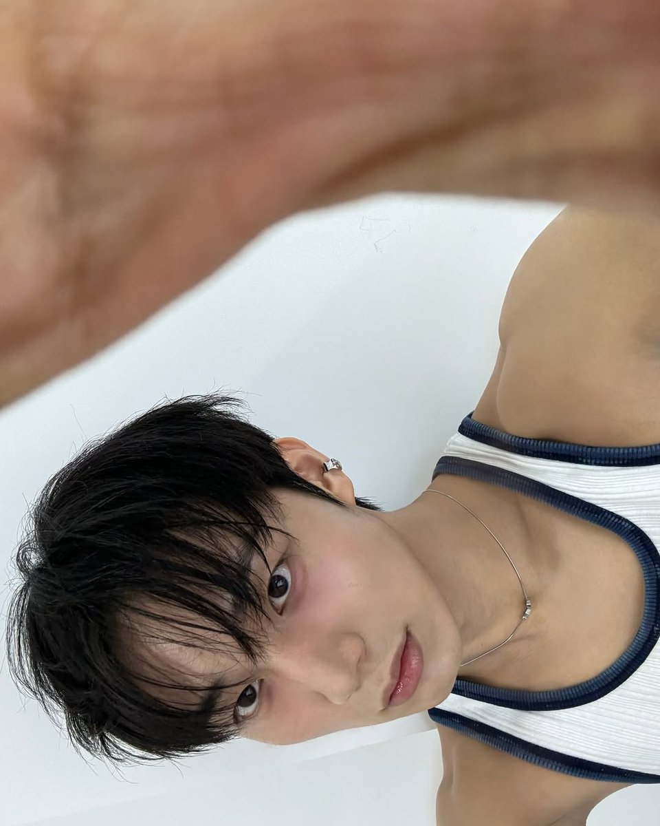 ⓘ 𝖵𝗂𝗌𝗎𝖺𝗅𝗅𝗒 𝗌𝗍𝗋𝗂𝗄𝗂𝗇𝗀: 소년. tweet media