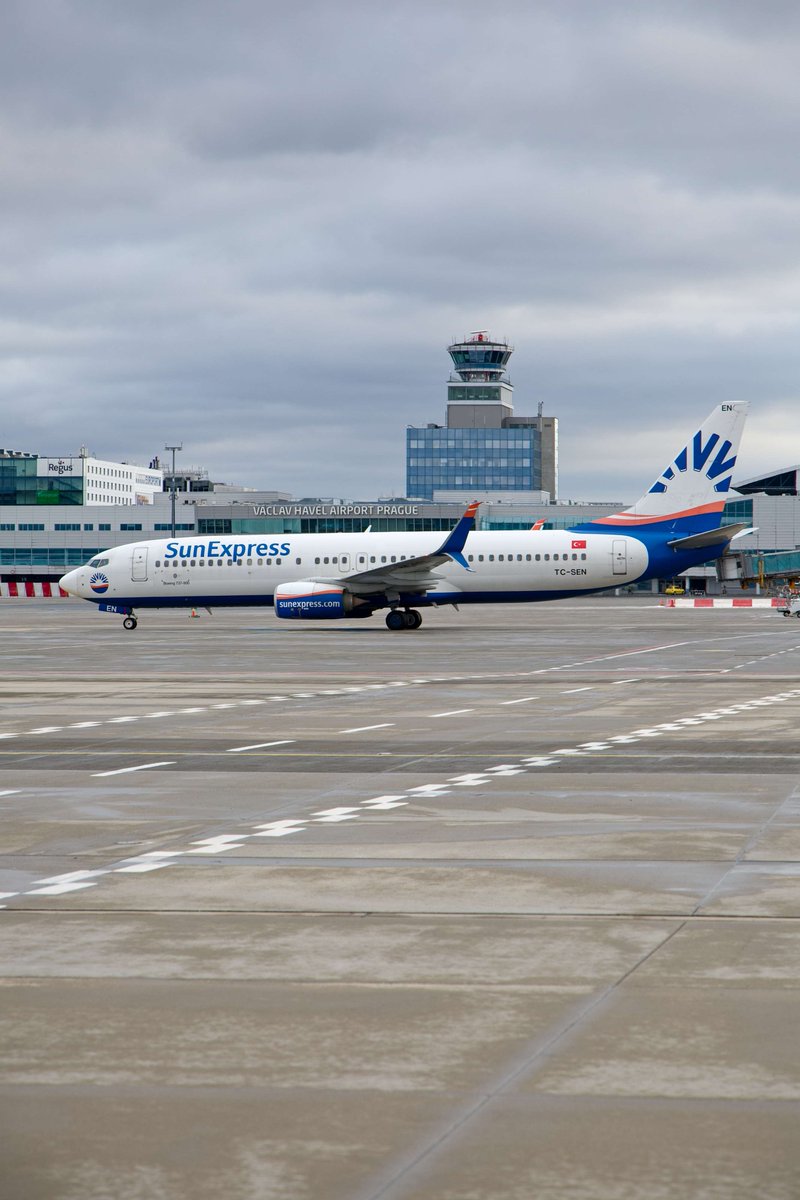 Prague Airport tweet media