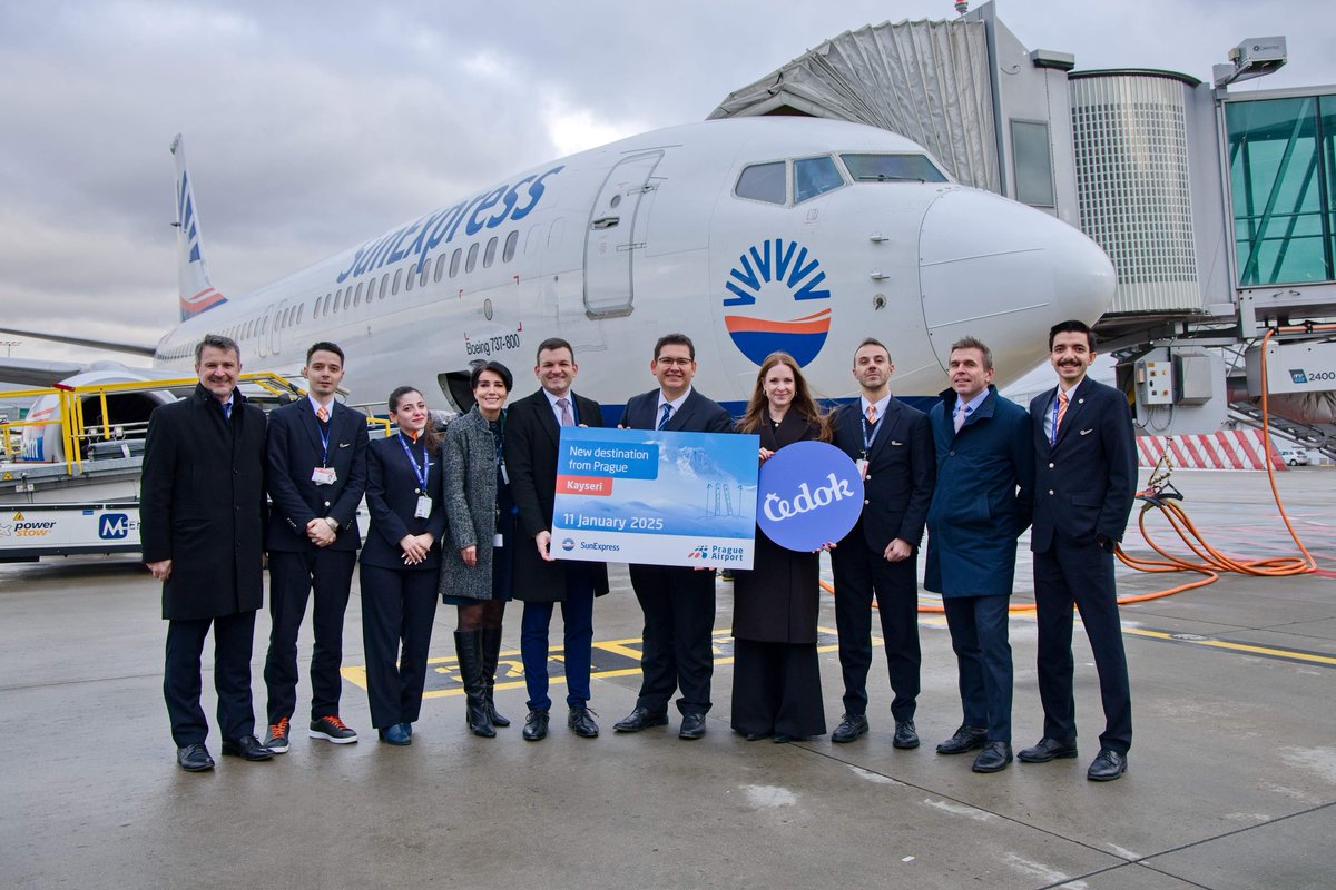 Prague Airport tweet media