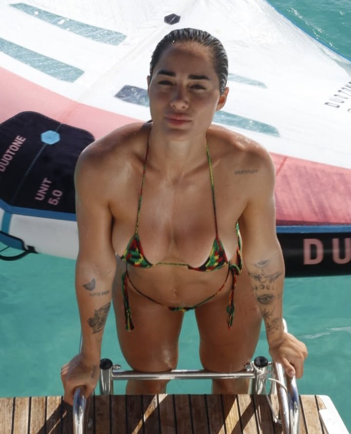 PackNoti's tweet photo. Video Hot Brú Luccas (@bruluccas) 2025 

Ver video: https://t.co/GrWE3g1dM5

Descargar: https://t.co/6SrJkn0XYf

Síguenos en telegram: https://t.co/rRXPgRVpc3 https://t.co/69q8qpMd6z