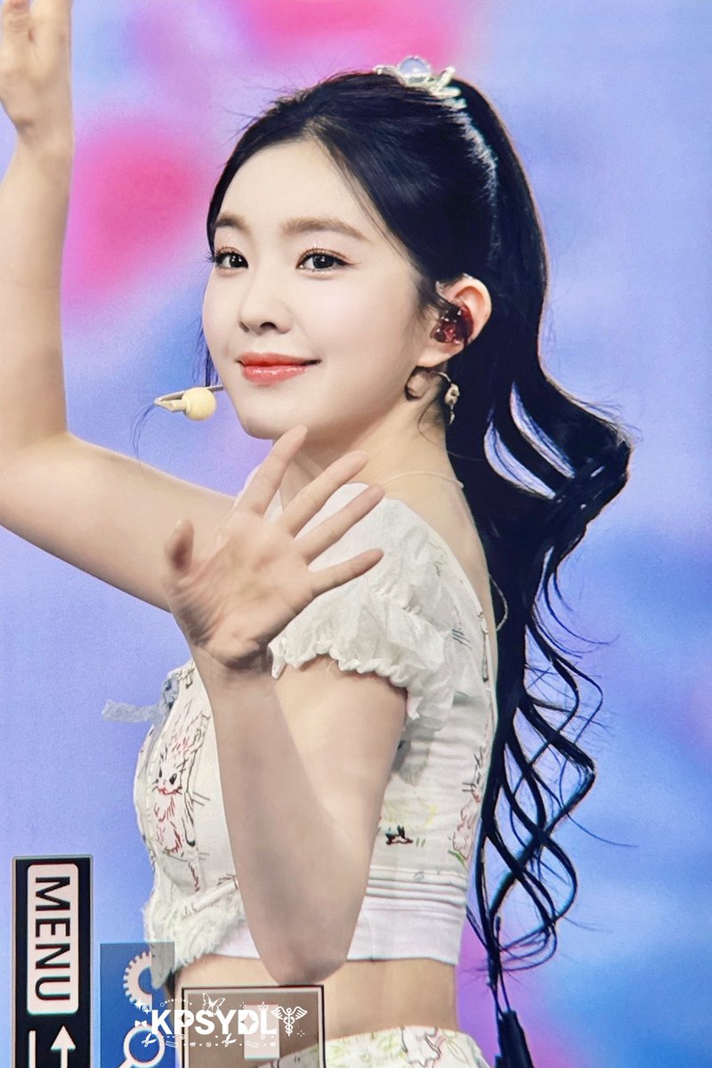 picsofirene's tweet photo. MOST BEAUTIFUL WOMAN 🥹🫶🏻 https://t.co/nJ6vY953gQ