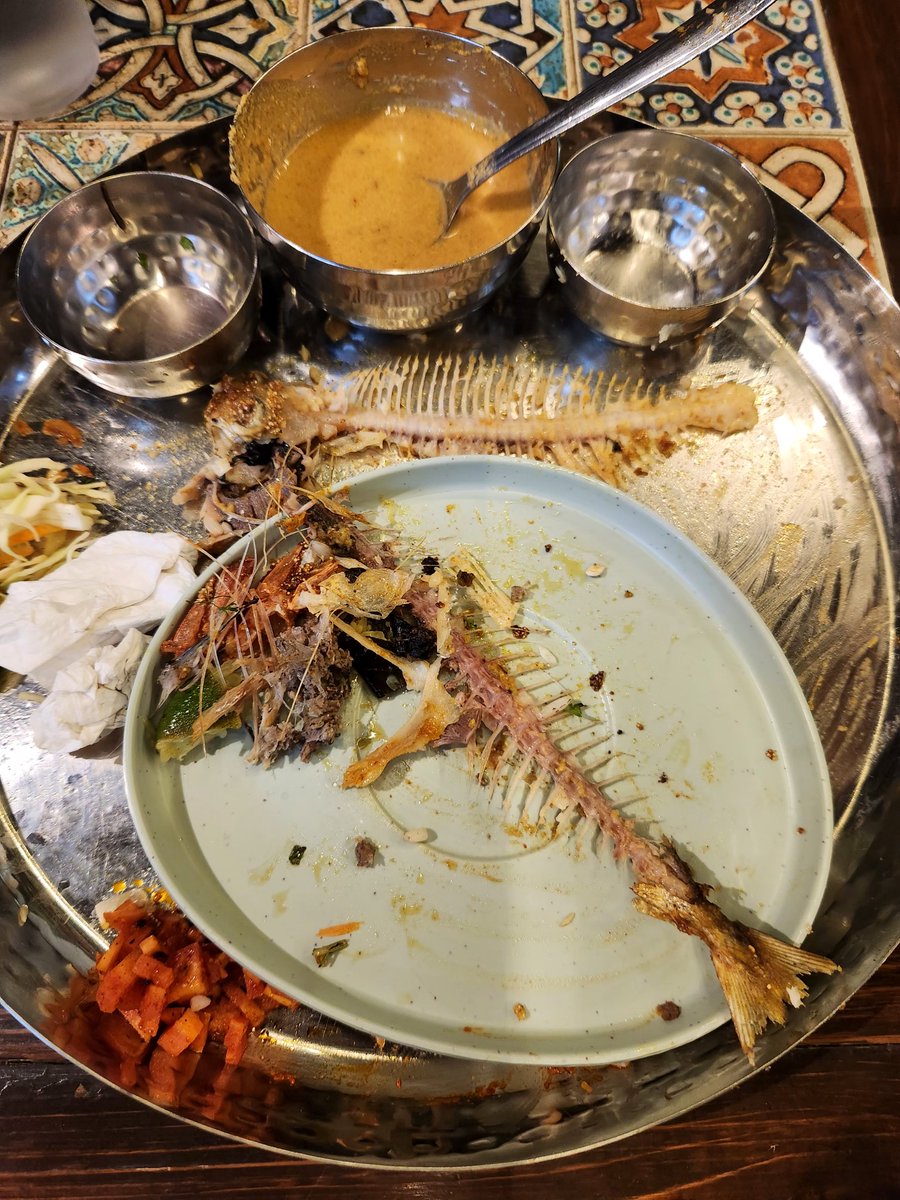 ruskievityazi's tweet photo. staring at this delish seafood fiesta with wife @soulfulsenora this weekend 😂😍😋
📍Zamba Kitchen, ST Bus Stand Kothrud near Dahanukar Colony #seafood #pomfret #surmai #bangda #bombil #prawns #foodie #pune #kothrud #LandTChairman https://t.co/DImr0uoZ0u