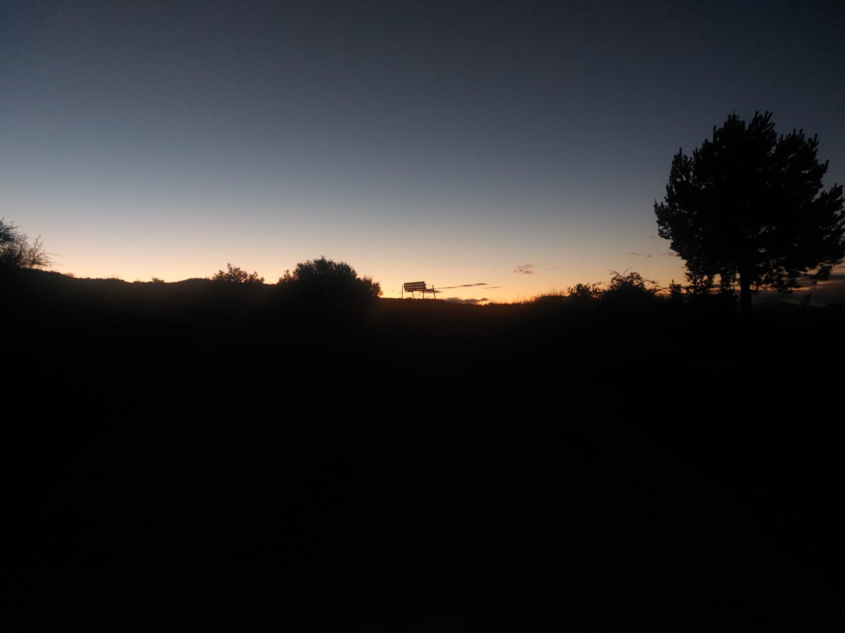 Binacuaa's tweet photo. Mirando hacia el oeste 🧭⛰️.
#BinacuaUnica #Binacua2025 #Binacua #PuntaCantera #oeste #cediera #banco #paisaje #atardecer #pirineoaragones #Pirineo #jacetania #huesca #aragón https://t.co/PROsKV5K0D