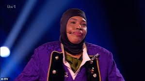 shoutattherevel's tweet photo. I try to walk away......
But Im contractually obliged to go back out and take off my mask
#MaskedSingerUK https://t.co/YSXz2tZKTc
