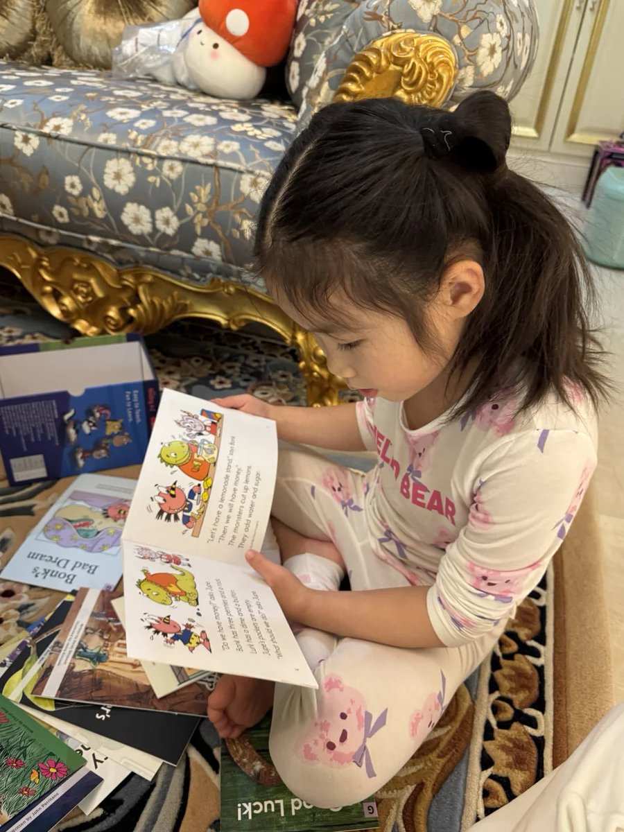 My friend's daughter is so cute haha