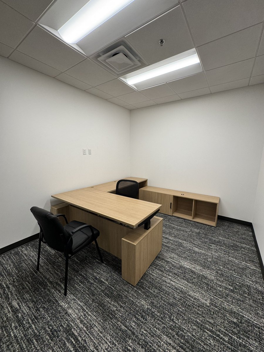 therealfurni's tweet photo. It might be winter in Phoenix, but this @AISSystems furniture install is bringing the heat! 🔥

Need office furniture faster than a snowman melts in the desert? We’ve got you covered. Let’s make your workspace cooler than Phoenix in 2025. ❄️

#OfficeFurniture #Phoenix #workspace https://t.co/nT1u0H63f5