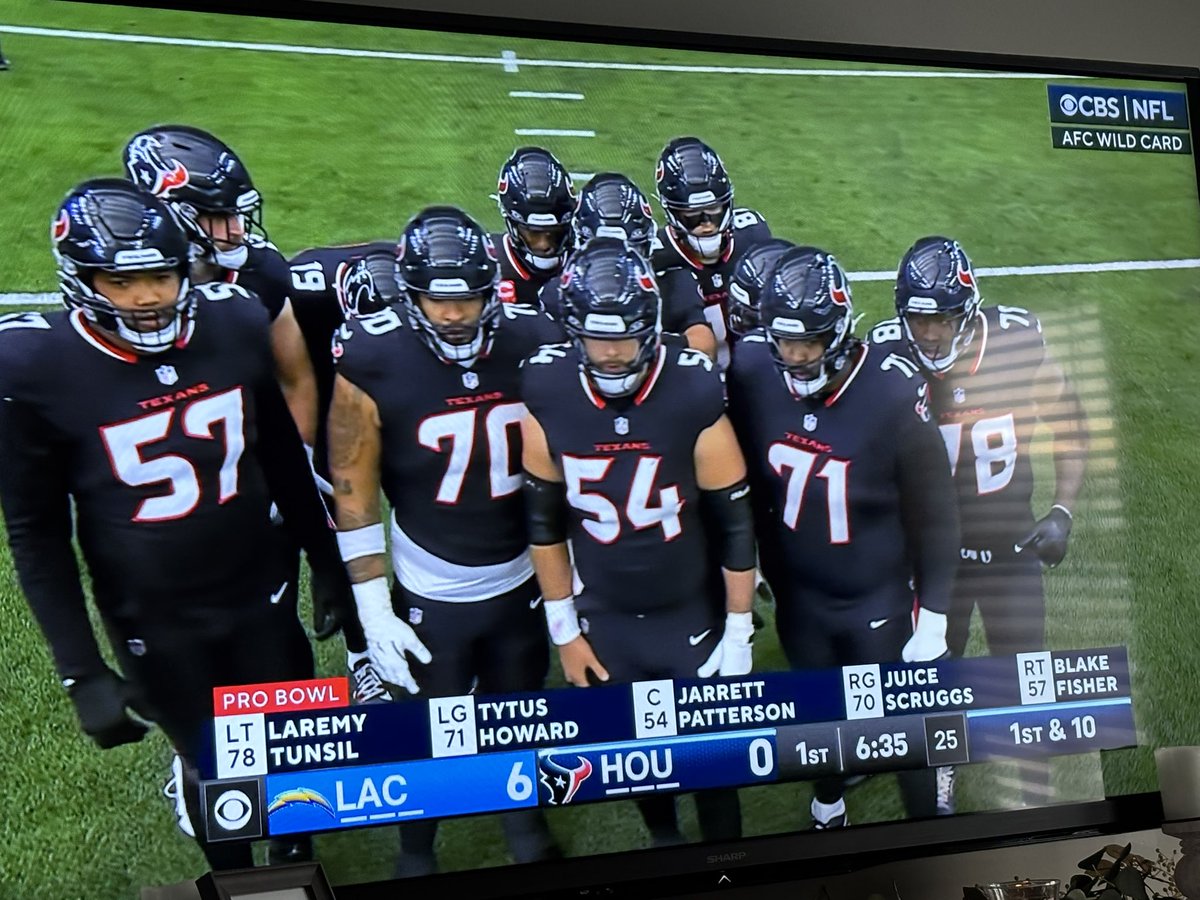 CoachDSmith32's tweet photo. Let’s gooo @bfisher54_ #NFL Playoffs💪 https://t.co/6LBufUDooq