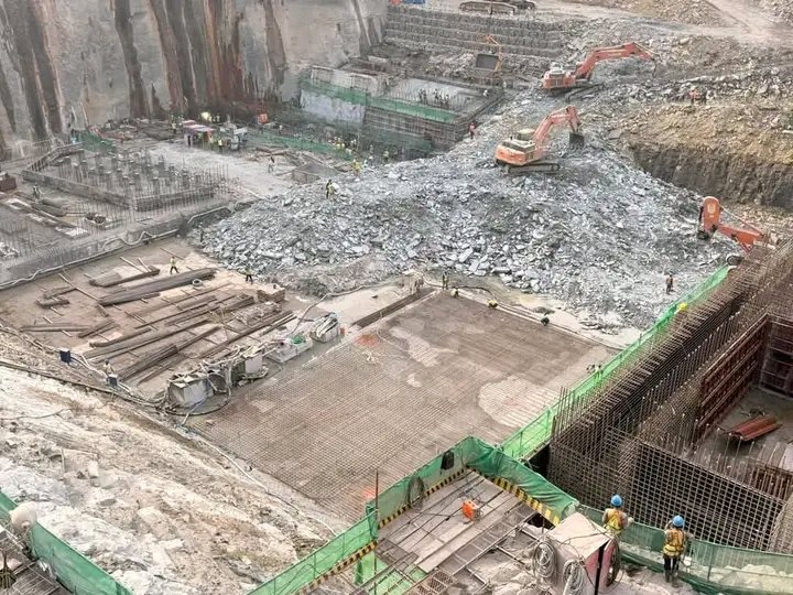 daye_med's tweet photo. #Guinée #CNRD #Refondation #Simandou204 #EDG: L'aménagement du barrage hydroélectrique #Amaria est plein d'exécution a 55% , la refondation est en marche. Le peuple est fier de son chef suprême, SE gl @presi_doumbouya
@djisanfina
@restitutorII
@Lauriane_doumb @ecowas_cedeao https://t.co/gJbukRUYa4