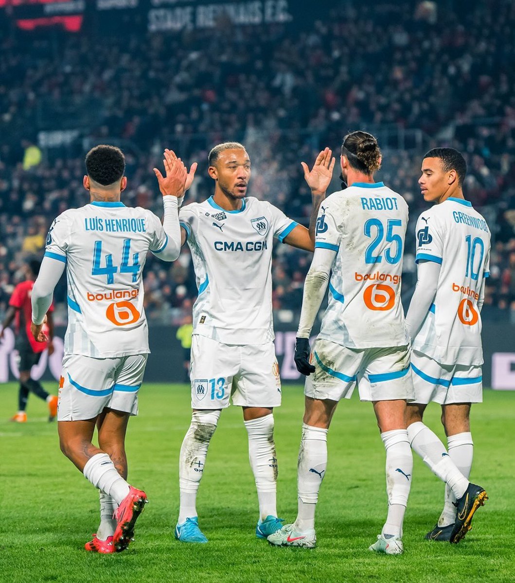 GuillaumeTarpi's tweet photo. C’est terminé ! L’OM s’impose 2-1 à Rennes et réalise une excellente opération au classement !

+5 sur Monaco 
+6 sur Nice 
+7 sur Lille 
+8 sur Lyon 

L’OM est provisoirement à 4 points de Paris. Prochain match mardi avec la réception de Lille ! ON CONTINUE ⚪️🔵
#TeamOM https://t.co/k9y3lVcm2q