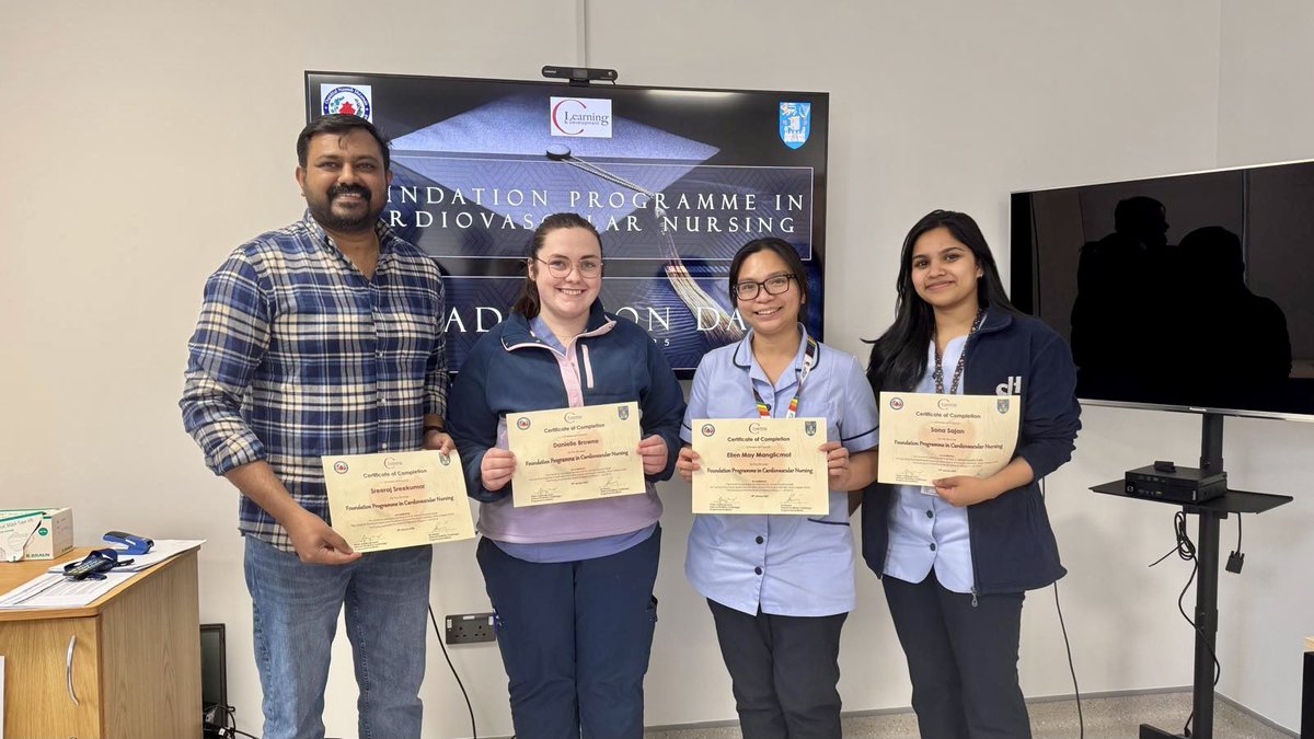 VjoyDabs's tweet photo. Presenting our new batch of graduates from our 20-week Foundation Programme in Cardiovascular Nursing 👩‍🎓👨‍🎓What a good way to start the year! Congratulations 🎉 All the best in your careers! #SJHNursing @stjamesdublin @SJHDoN https://t.co/QrghSWTdCY